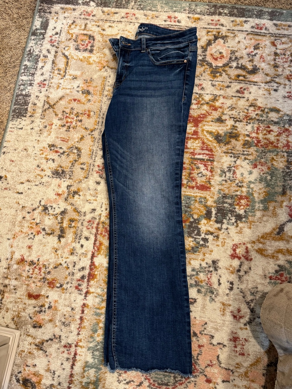 Women's Straight Leg Jeans in Dark Blue Wash by